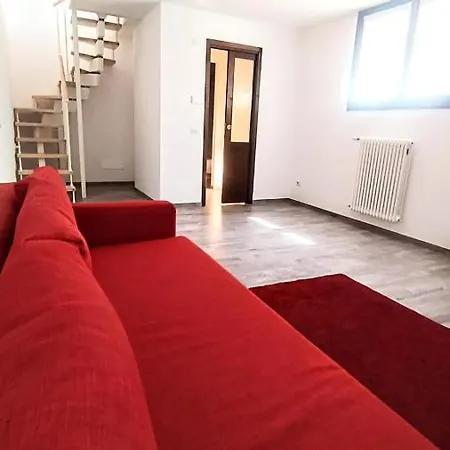 Sarah's Place Менаджо